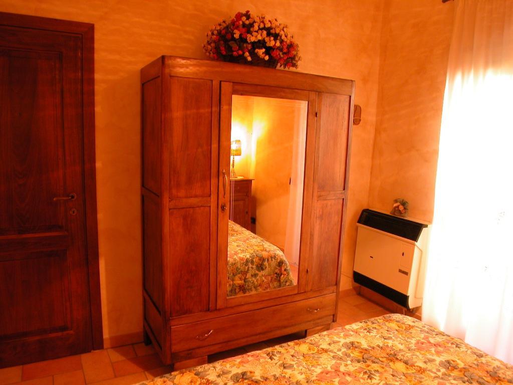 Agriturismo Istrice Innamorato Кампело сул Клитуно Стая снимка