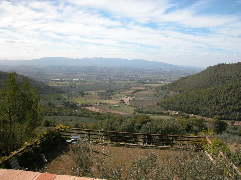 Agriturismo Istrice Innamorato Кампело сул Клитуно Екстериор снимка